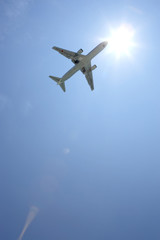 飛行機と空