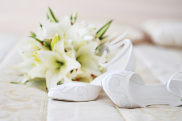 different bride accessories