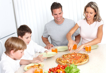 Obraz na płótnie Canvas Family pizza