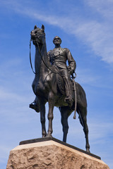 Fototapeta na wymiar Gen. Meade Statue, przodem