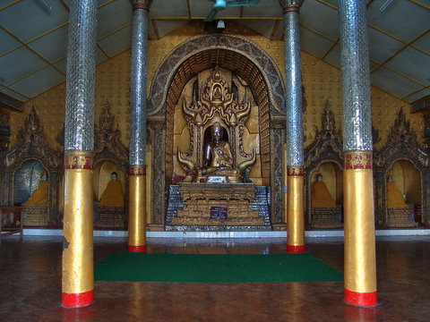 Myanmar, Inle lake - Main Paya Buddha nb.4