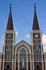 Fototapeta na wymiar Over 100 years old church in easthern Thailand