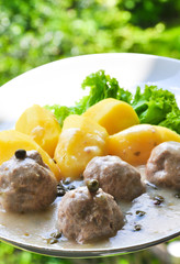 Königsberger Klopse mit Salzkartoffeln