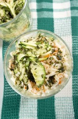 Verrine de courgette et surimi râpés.