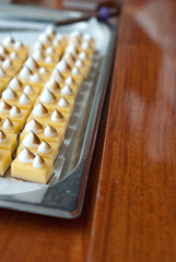 Petit fours