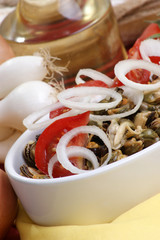 Miesmuscheln mit Tomate als Salat