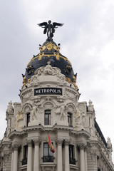 Fototapeta na wymiar BUILDING METROPOLIS, MADRID HISZPANIA