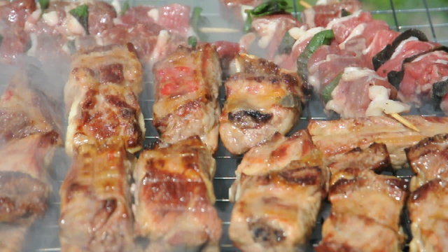grigliata - carne alla griglia - spiedini e costicine