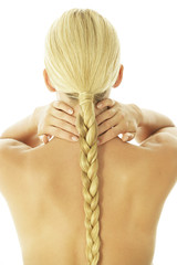 Nadia,dos,natte,massage nuque