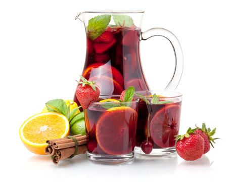 Refreshing sangria (punch) and fruits