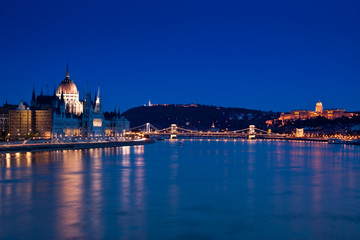 Fototapeta na wymiar Night lights in Budapest-Hungary