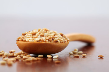 Roasted sesame seeds