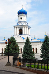 Fototapeta na wymiar Pokrovsky Kościół. Sviatohirsk Ławra (Ukraina, Sviatohirsk)