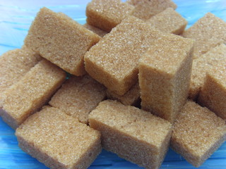 sucre roux en morceaux