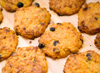 carrot cookie with raisins