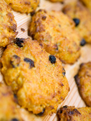 carrot cookie with raisins