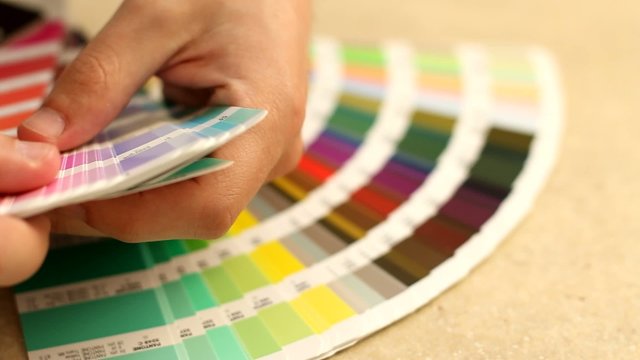 Checking color from guide pallete