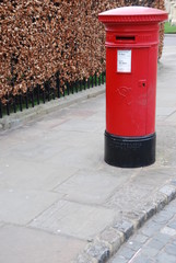 Fototapeta na wymiar British postbox