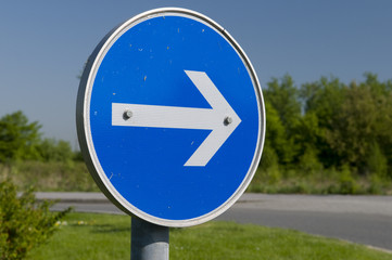 Verkehrsschild, Rechtsfahrgebot,  Deutschland