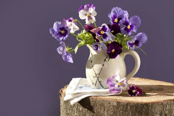 Papier Peint photo Lavable Pansies bouquet de fleurs pensées dans un pot de