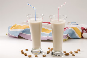 Tiger nut milk. Horchata de chufa.