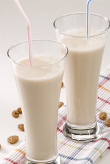 Tiger nut milk. Horchata de chufa.