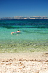 Fototapeta na wymiar Relaks na plaży w Chorwacji