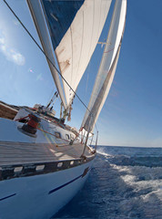 Sailing boat - 23350038