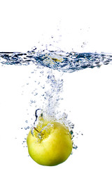 Fototapeta na wymiar apple splash in water