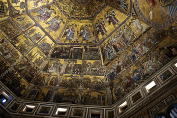Fototapeta na wymiar Duomo Baptistery Santa Maria dei Fiore in Florence, Italy