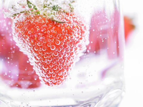 Strawberry in Mineral water with boobles