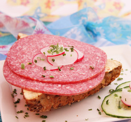 Salamibrötchen