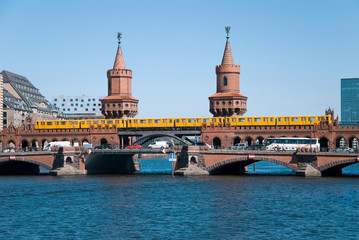 berlin oberbaumbrücke oberbaumbruecke - obrazy, fototapety, plakaty