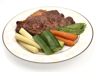 Grilled Steak with Steamed Vegetables