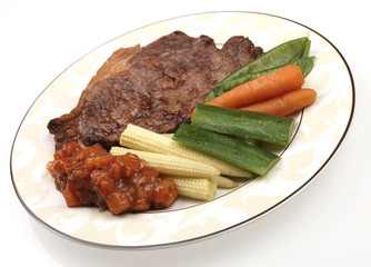Grilled Steak with Steamed Vegetables