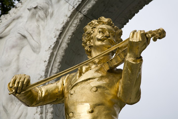 Naklejka premium Johann Strauss memorial in Vienna - Stadtpark