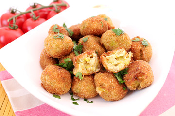 fritierte lauchbällchen