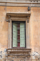 Fototapeta na wymiar finestra stile barocco