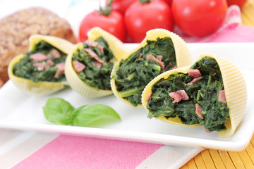 gefüllte schneckennudeln