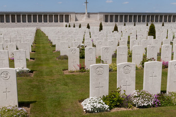Le mémorial de Pozières (Bataille de la Somme, 14-18)