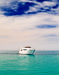 Fototapeta na wymiar Alone yacht in the sea.