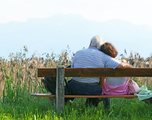 Seniors at the Lake - Senioren am Seeufer