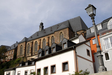Fototapeta na wymiar Saar zamek Stare Miasto z kościołem Laurentius