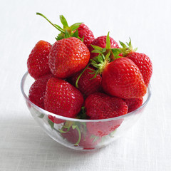 rotes Obst - süße Erdbeeren