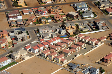 Vue aérienne d'une ville de Namibie