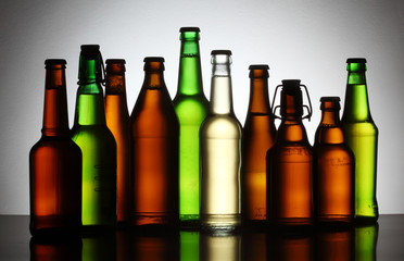 arrangement verschiedener Bierflaschen im Hotspot