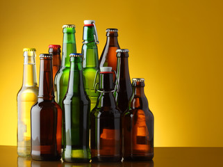 Bier Flaschen im Querformat