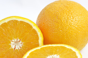 Naranjas con fondo blanco.