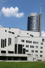 Aalto Theater und Büroturm in der Essener Innenstadt