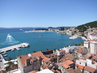 Split in Kroatien - Ansicht über den Hafen und die Uferpromenade